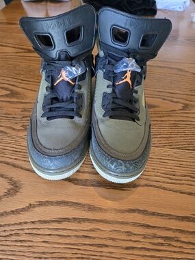 Mens Air Jordan Spizike High-Top Sneakers in Olive & Black with Orange Logo